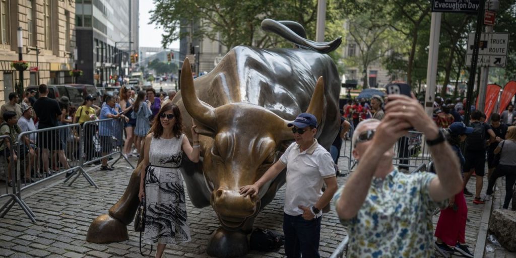 The S&P 500 Has New Price Target. The Runaway Market Explains the Big Number.