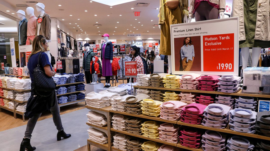 uniqlo store new york