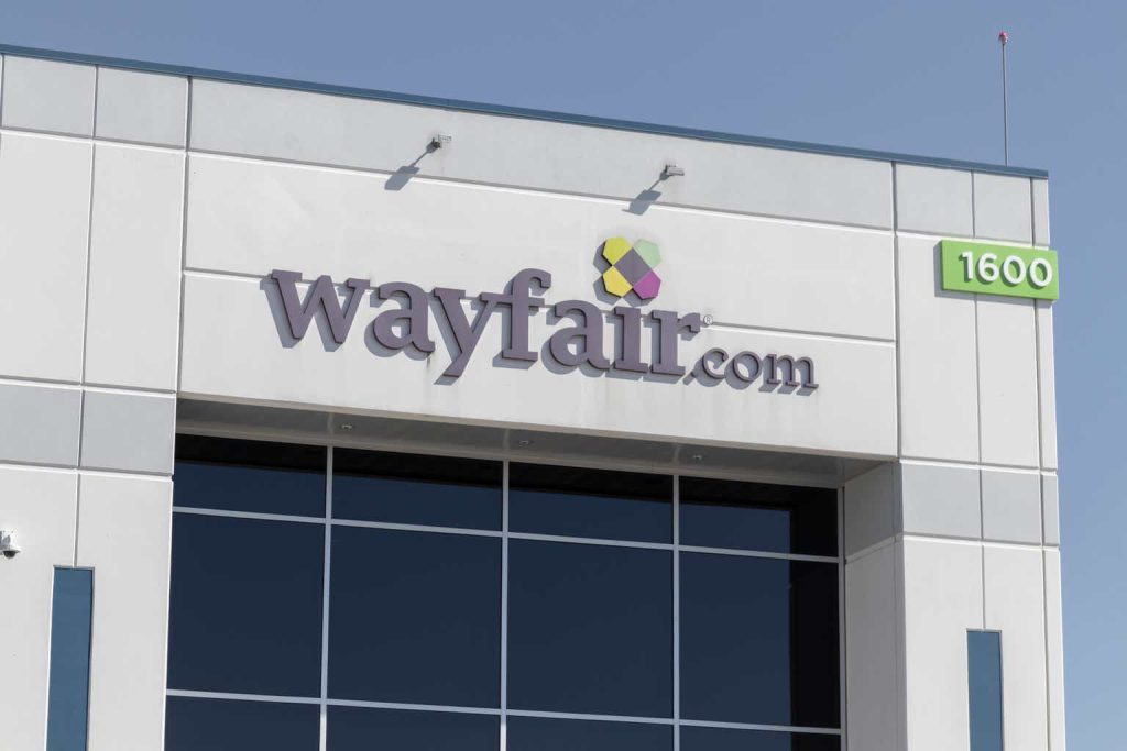 Wayfair Still Burns A Lot Of Cash – Time To Short The Stock (undefined:W)
