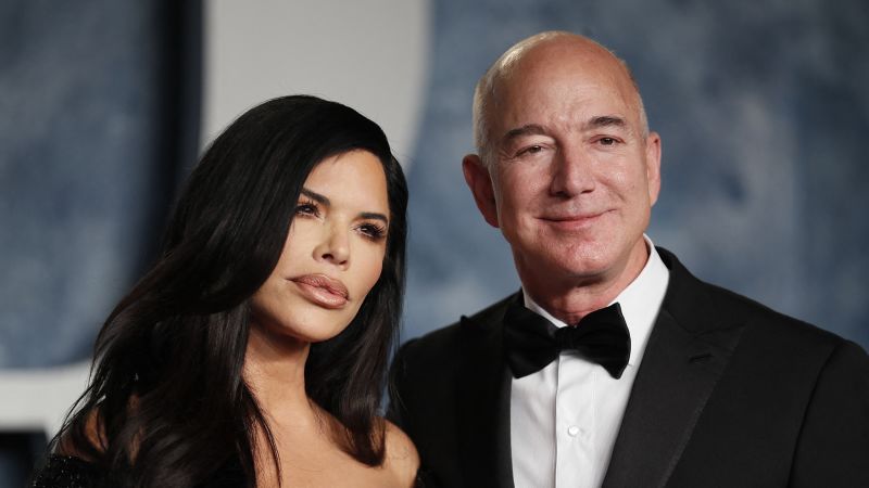 Jeff Bezos and Lauren Sánchez pledge $100 million to Maui recovery