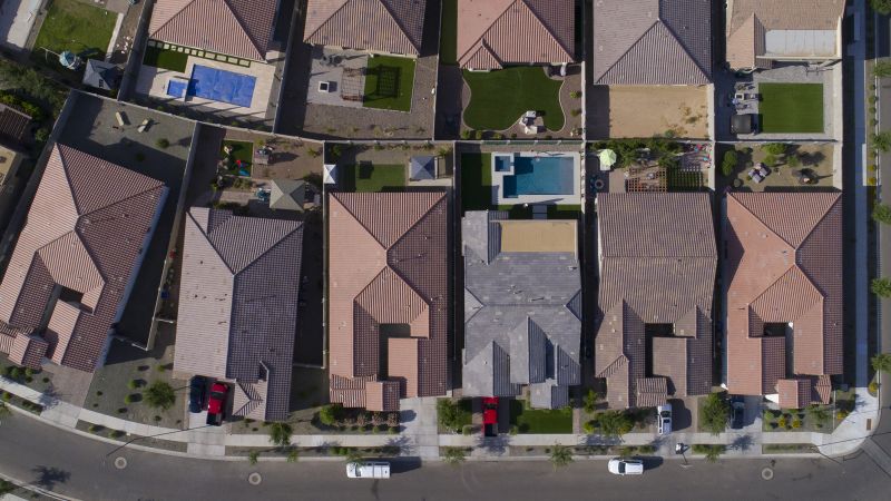 Mortgage rates soar to their highest level in 21 years