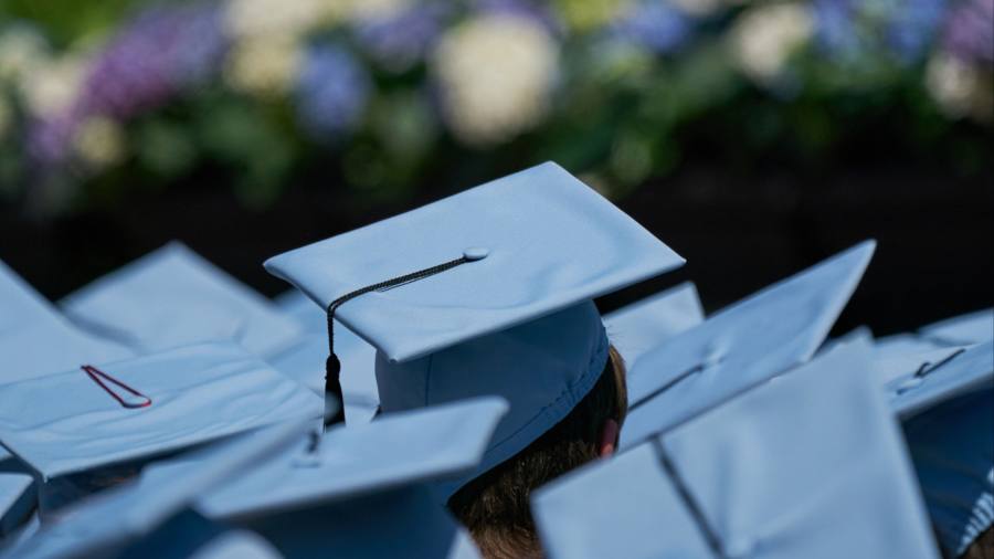 US graduates struggle to find work despite tight labour market