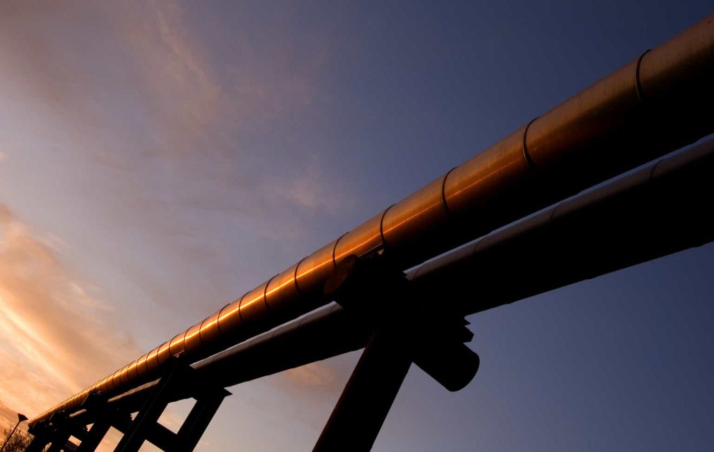 Better High Yield Buy: Energy Transfer Or MPLX (NYSE:ET)