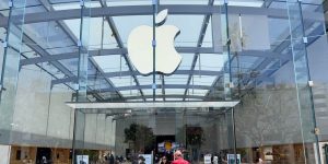 4 Reasons Apple Stock Has Stalled—and What It Needs to Do Now