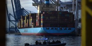 U.S. trade deficit in goods widens 1.3%, neutral for GDP growth in third quarter
