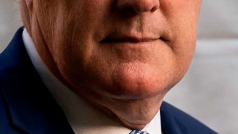 Mark Meadows walks tightrope, complying with Trump prosecutors while maintaining GOP influence