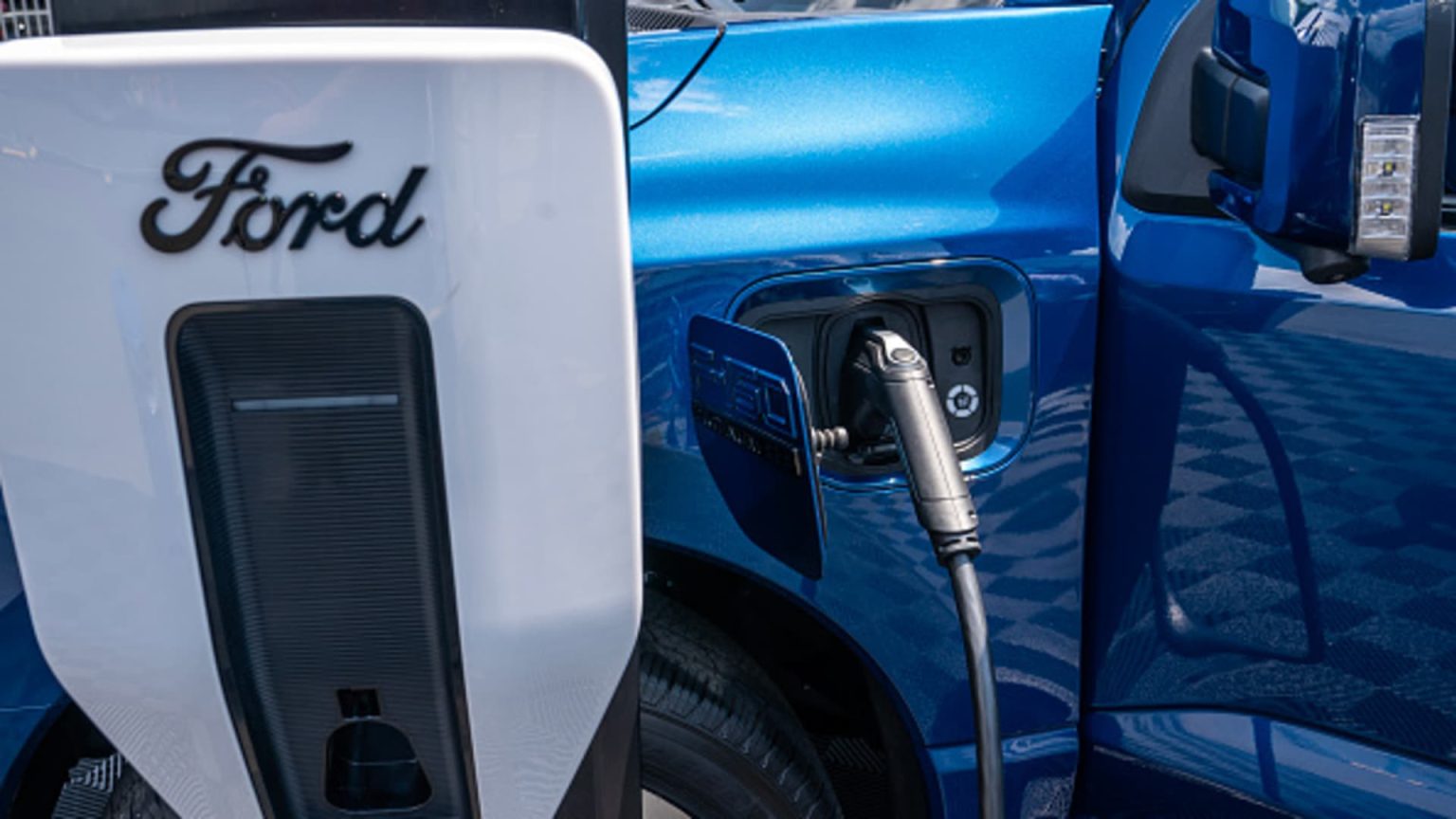 Morgan Stanley auto analyst Jonas says investors are ‘waking up’ to idea that Ford, GM are not a way to play EV boom