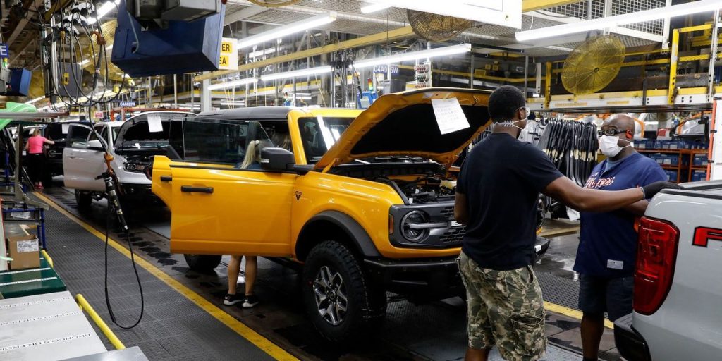 Ford, GM are in ‘peak pain,’ and this analyst thinks their stocks are a buy