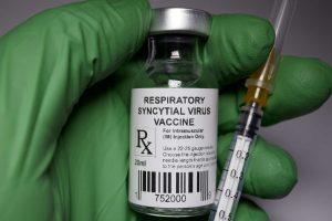 Arexvy Puts GSK Stock Back On The Growth Prescription (Rating Upgrade) (NYSE:GSK)