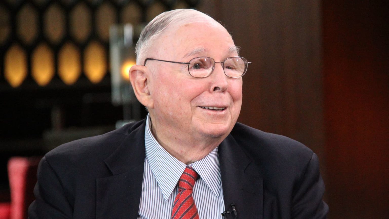 Charlie Munger lived in the same home for 70 years: Rich people who build ‘really fancy houses’ become ‘less happy’