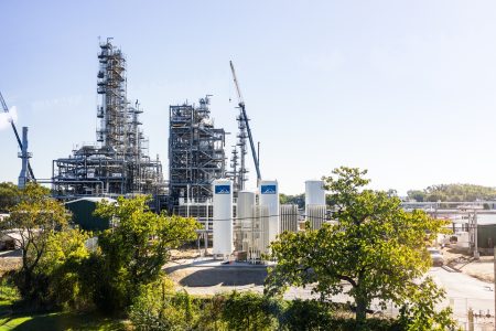 Linde: Strong Execution, But Valuation Leaves Limited Upside (Rating Downgrade)